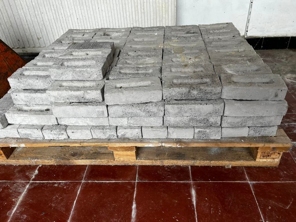 Gevelstenen grijze massakleur gesmoord., Doe-het-zelf en Bouw, Metselstenen, Ophalen, Nieuw