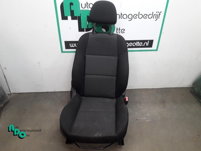 Siège droit d'un Peugeot 207 (207 06-), Autos : Pièces & Accessoires, -, 3 mois de garantie, Utilisé, -