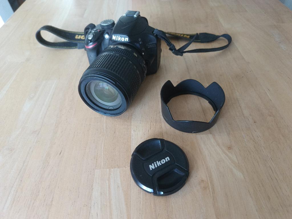 Nikon d3200 + 18-105 lens + tas + geheugenkaart, Ophalen of Verzenden, Zo goed als nieuw, Spiegelreflex, Nikon