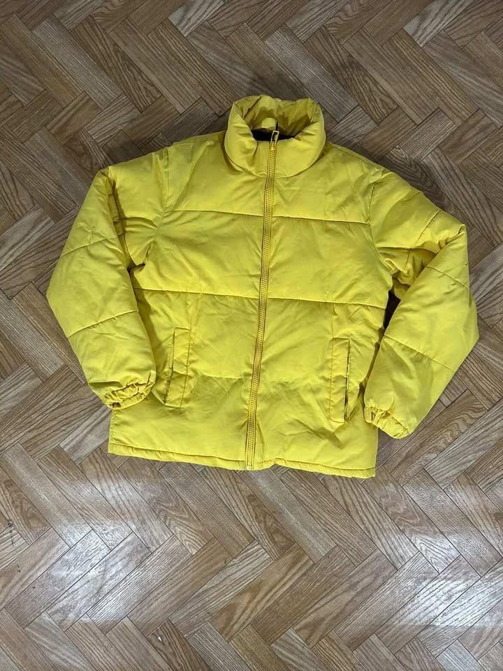 Manteau Doudoune Bershka Unisexe Taille S - Puffer Jacket, Taille 36 (S), Jaune, Enlèvement ou Envoi, Comme neuf
