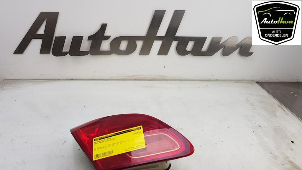 FEU ARRIÈRE GAUCHE Opel Astra J (PC6 / PD6 / PE6 / PF6), Autos : Pièces & Accessoires, Éclairage, Opel, Utilisé