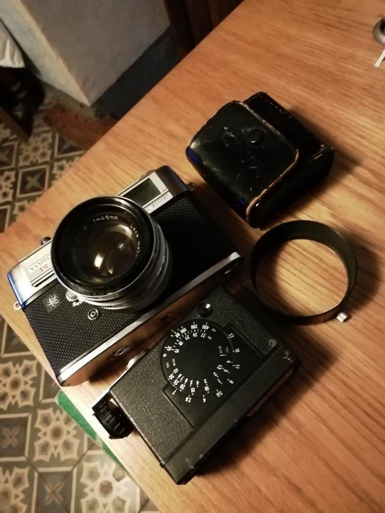 Appareil photo rare Yashica avec trousse année 60 ., Ophalen of Verzenden, Flitser