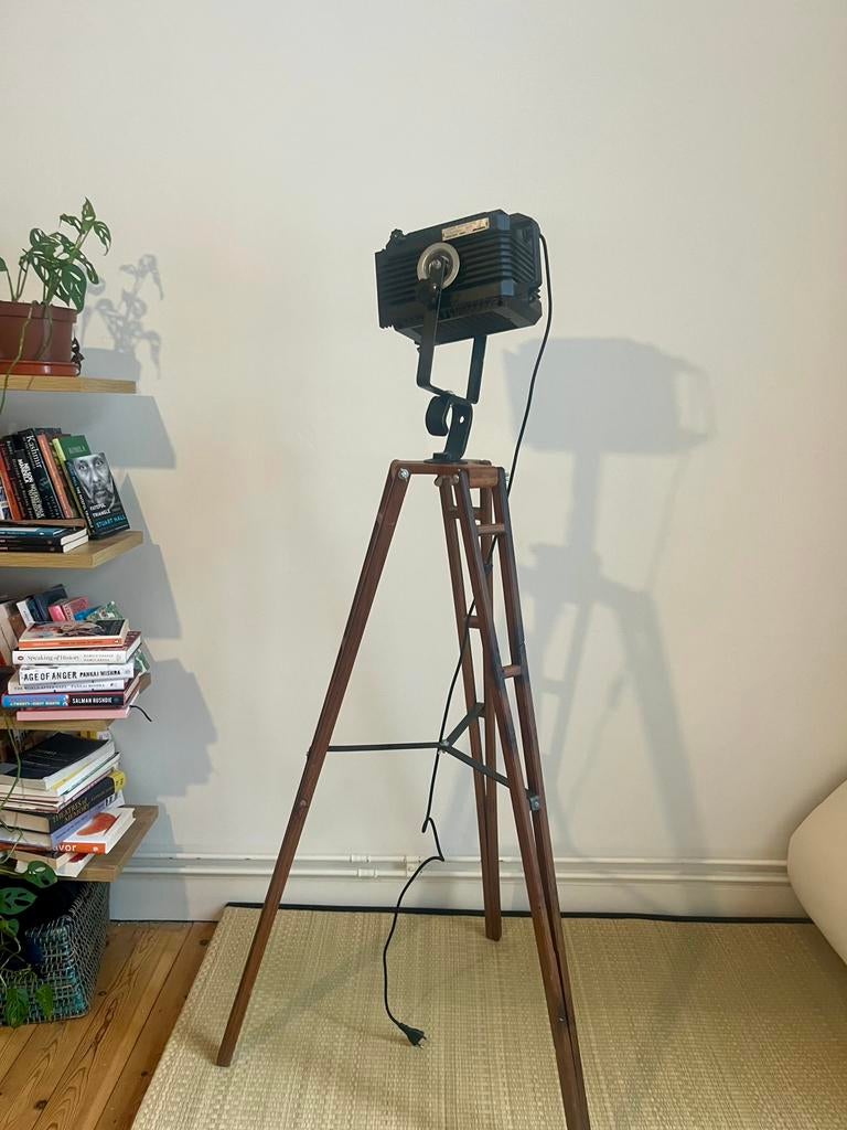 Lamp on a tripod, Enlèvement, Comme neuf