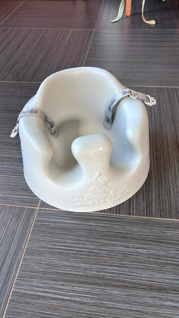 Bumbo zitje lichtgrijs, Enlèvement, Comme neuf, Autres types, Ceinture(s)