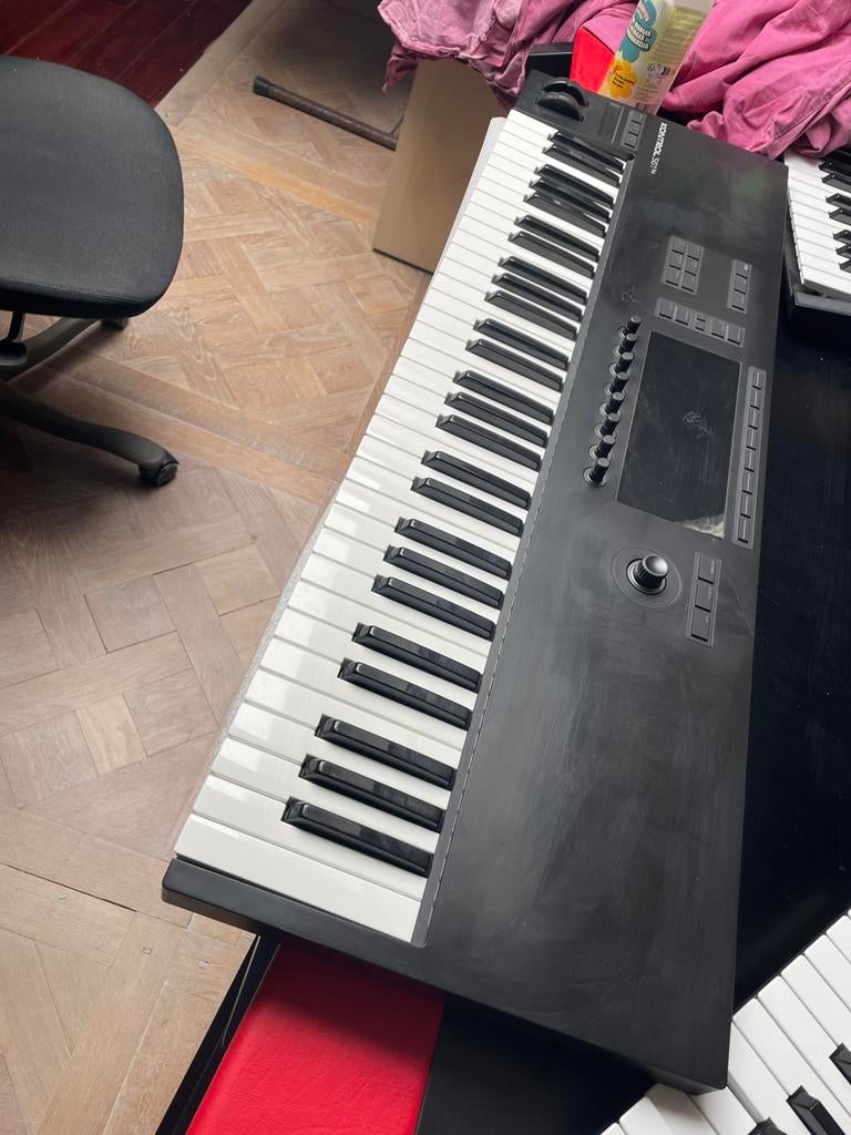 NI kommlete Kontrol S61 mk3 onder garantie, Muziek en Instrumenten, Ophalen of Verzenden, Gebruikt