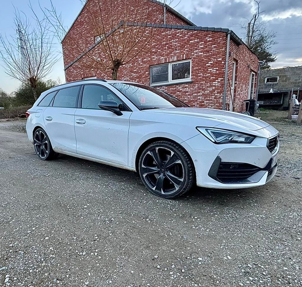 Cupra Leon Break Sport ~ Hybride en parfait état !, Autos, Cupra, Particulier, Leon, ABS, Caméra de recul, Phares directionnels