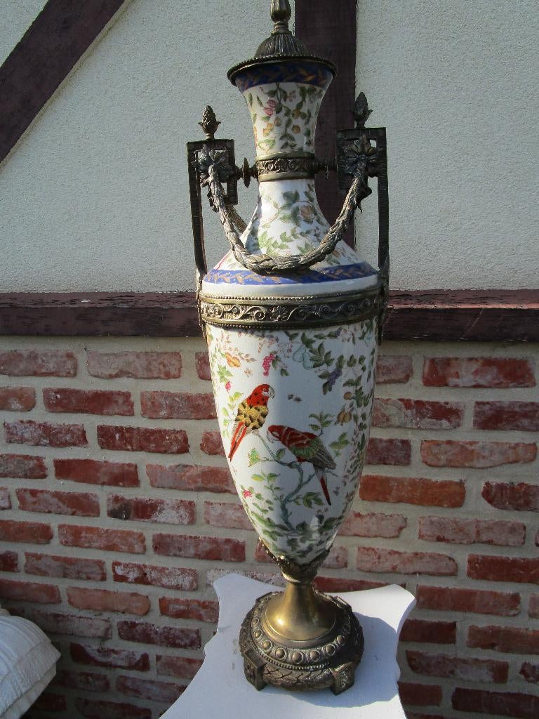 vaas aardewerk met brons papegaaien, Antiek en Kunst, Ophalen