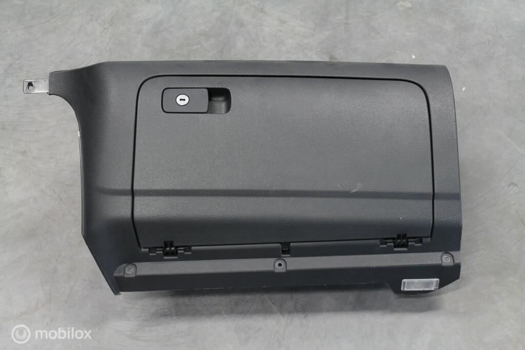 Handschoenkastje Volkswagen Scirocco (2008-heden)