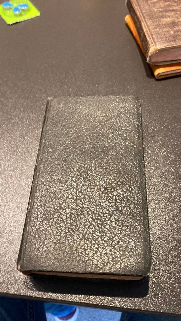 Zondagmis boek, Antiquités & Art, Enlèvement