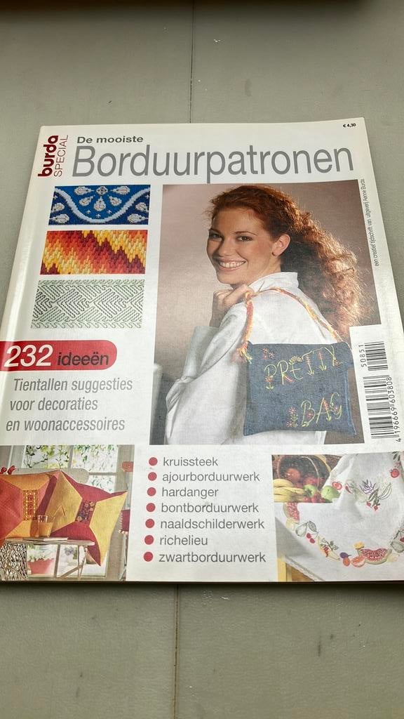 Burda borduurspecial E851, Enlèvement ou Envoi, Comme neuf, Broderies à la main, Patron
