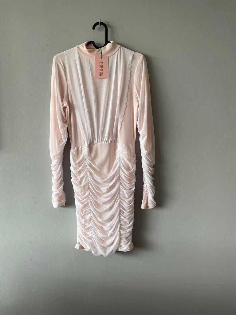 Nieuwe jurk Sexy elegant nude wit roze S, Kleding | Dames, Jurken, Overige kleuren, Nieuw, Ophalen of Verzenden, Maat 36 (S)