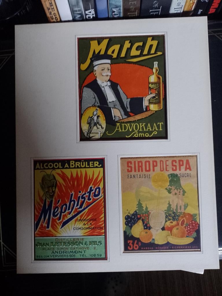 Drie oude etiketten van op de flessen, Ophalen