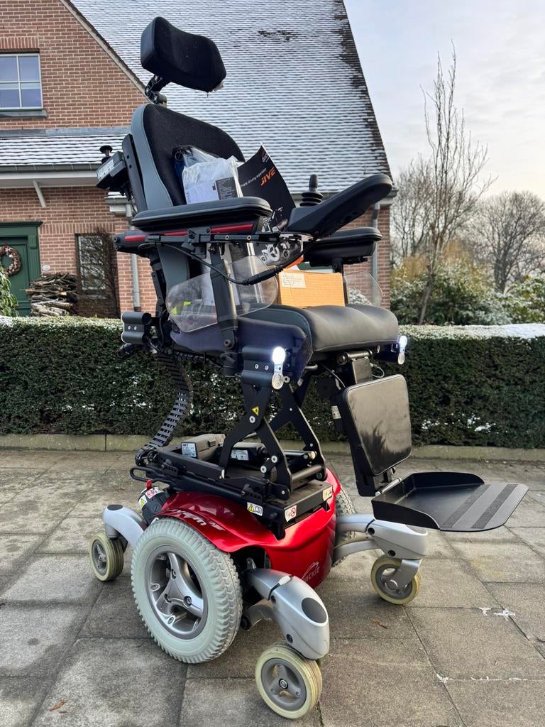 Bijna Nieuwe elektrische Rolwagen quickie Jive M rolstoel, Ophalen of Verzenden, Inklapbaar, Zo goed als nieuw, Elektrische rolstoel