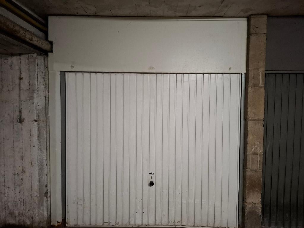 Gesloten garagebox Chaussee de Gand 560 Molenbeek Bruxelles, Immo, Huizen en Appartementen te koop, Brussel, Overige soorten