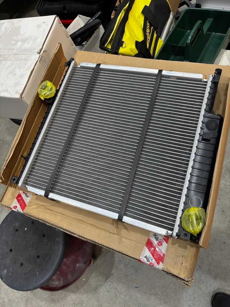 E30 325i Radiator - NIEUW!, Auto-onderdelen, Ophalen of Verzenden, BMW