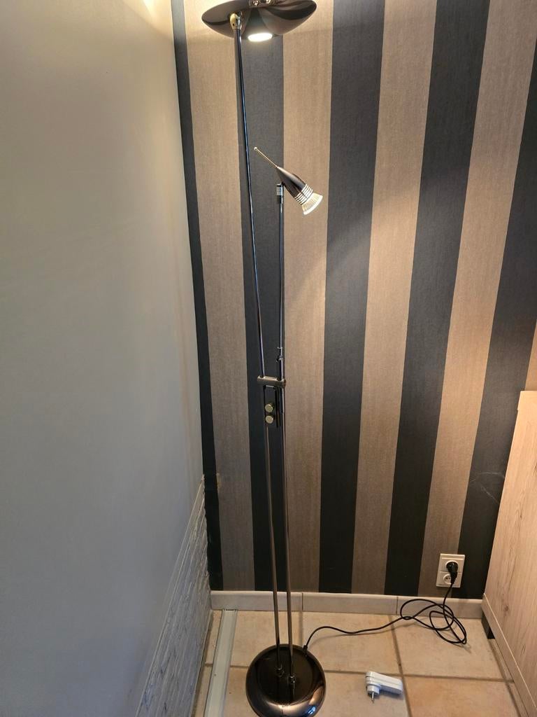 Lampadaire  halogène, Maison & Meubles, Lampes | Lampadaires, Enlèvement