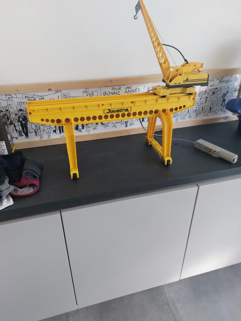 Grue Joustra, Collections, Enlèvement ou Envoi