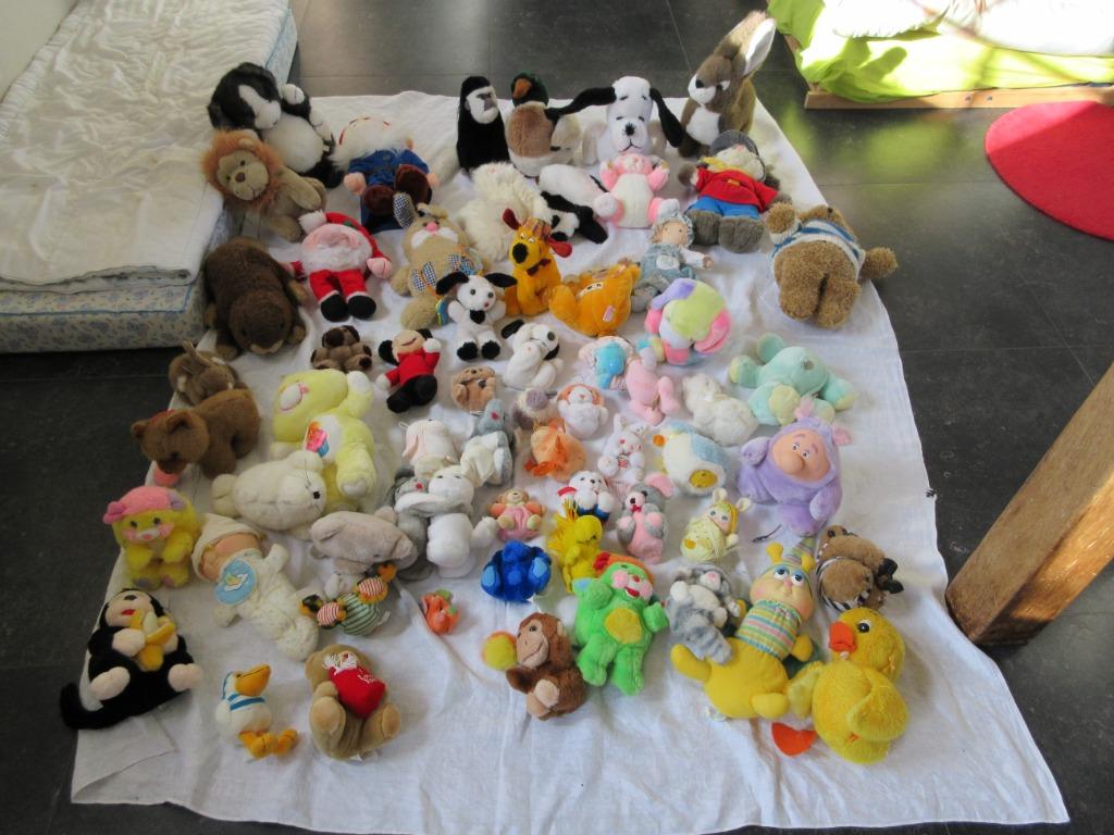 Lot van pluches en knuffels allerhande speelgoed beertjes, Kinderen en Baby's, Speelgoed | Knuffels en Pluche, Ophalen