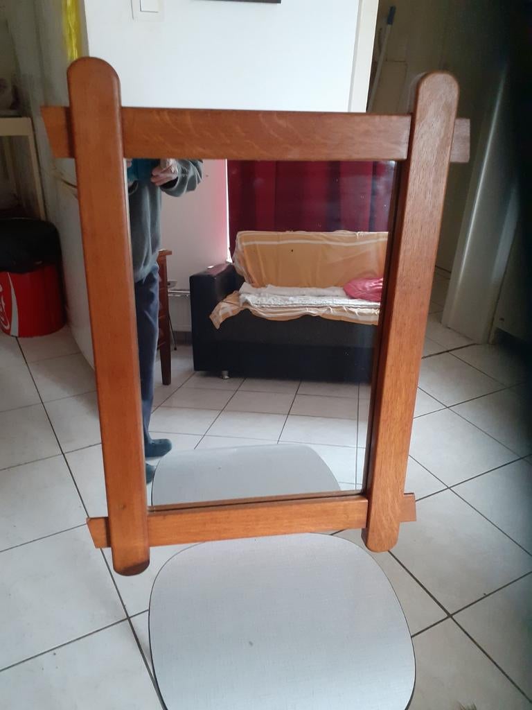 Miroir dans un cadre classique en chêne., Maison & Meubles, Accessoires pour la Maison | Miroirs, Comme neuf, Rectangulaire, 50 à 75 cm