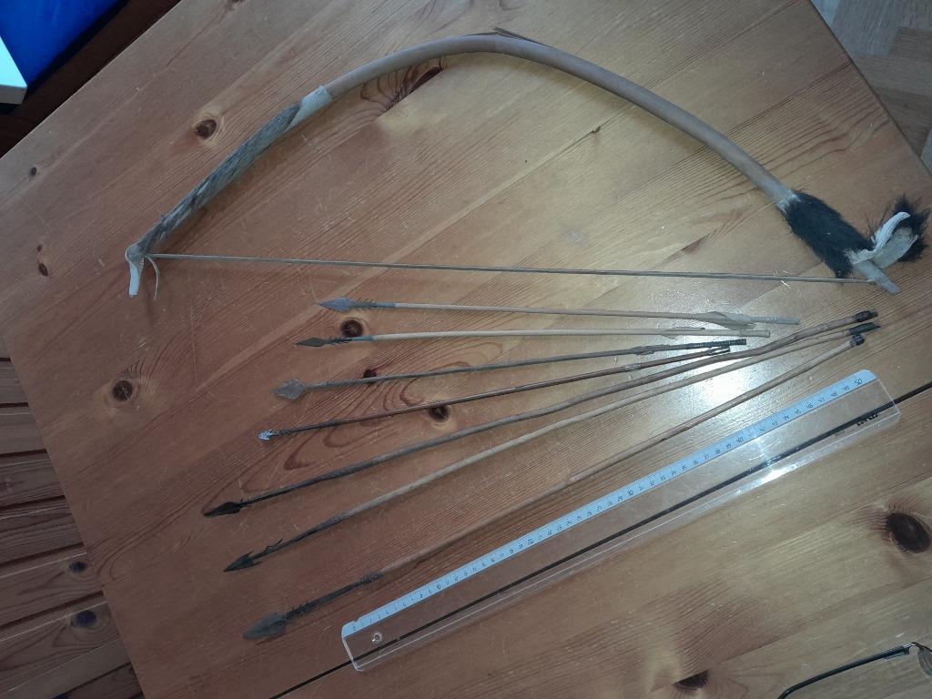 Arc africain (pygmée) et 7 flèches (pointes en métal)-Congo, Enlèvement