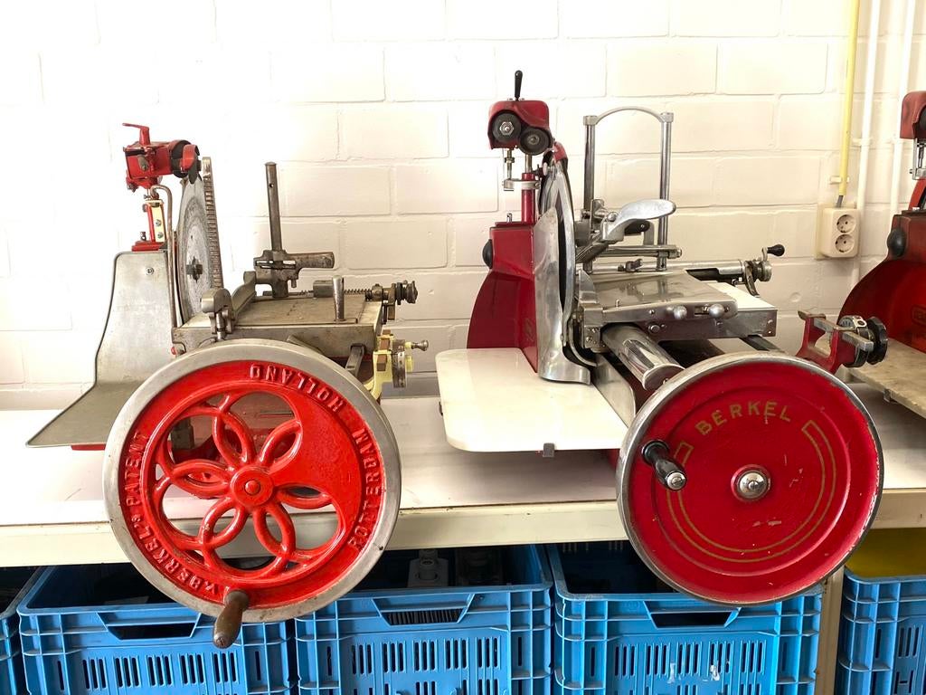 GEZOCHT OUDE BERKEL SNIJMACHINE VLEESSNIJMACHINE HANDWIEL, Antiek en Kunst, Ophalen