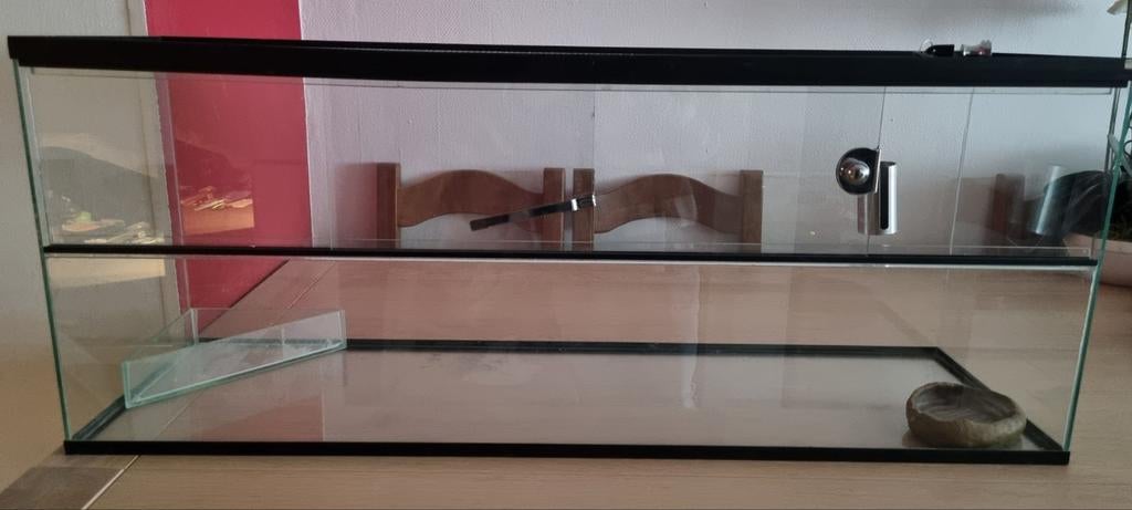 À vendre : boîte à hamsters 100x30x40, mange un bac à sable, Enlèvement