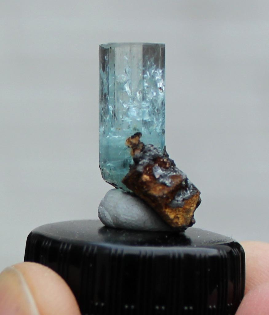 AIGUE-MARINE et SIDÉRITE d'Erongo en NAMIBIE, Enlèvement ou Envoi, Minéral