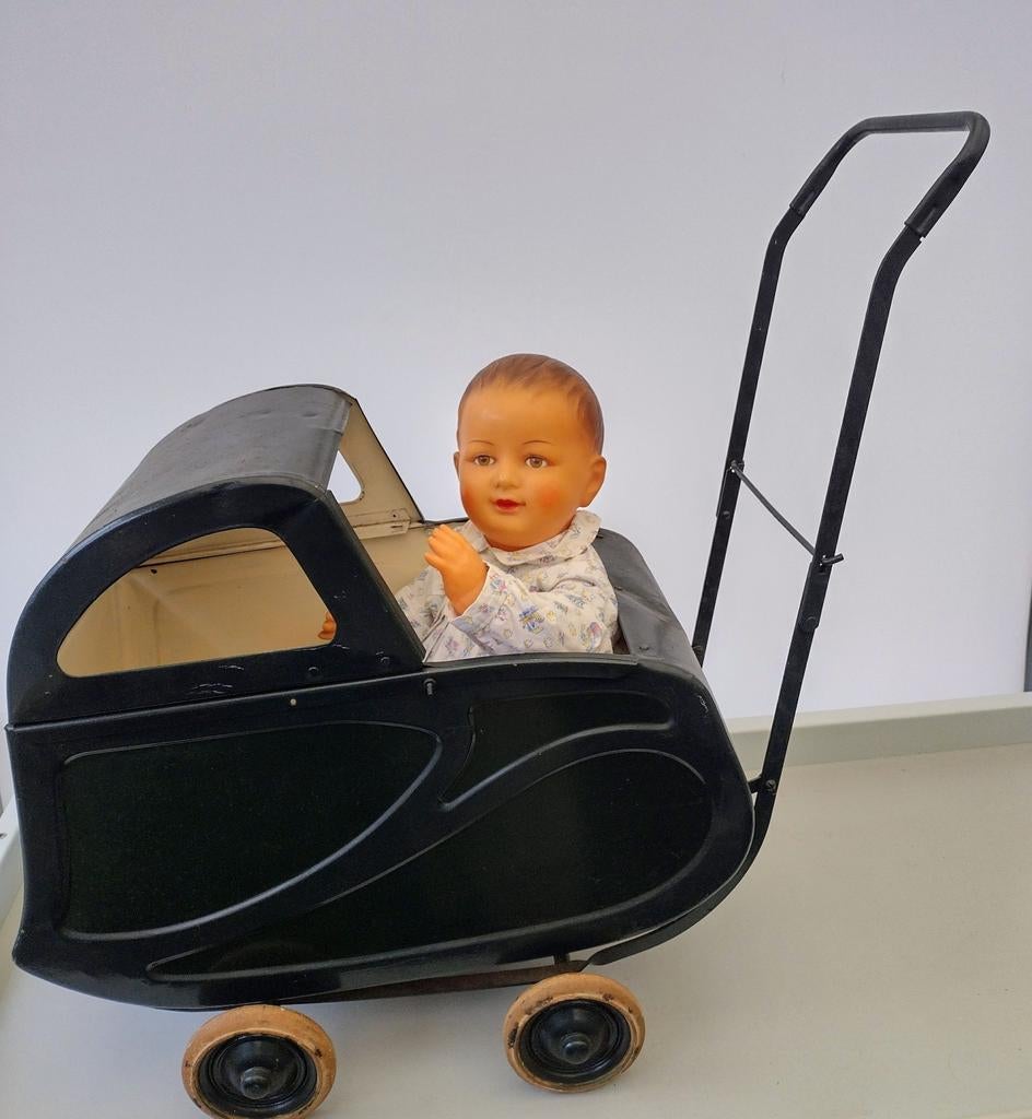 Antieke poppenwagen, Verzamelen, Ophalen, Zo goed als nieuw, Pop