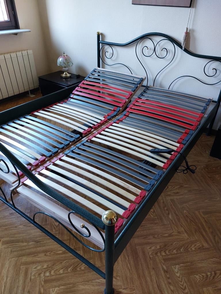 2 elektrische lattenbodems en metalen bed, Enlèvement