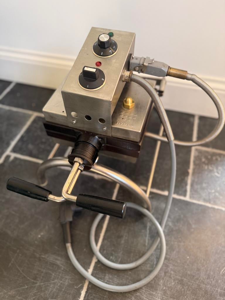 Gaufrier HVD L26, Articles professionnels, Enlèvement