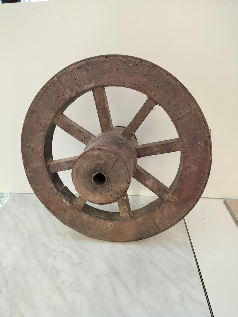 Roue de brouette en bois, Enlèvement