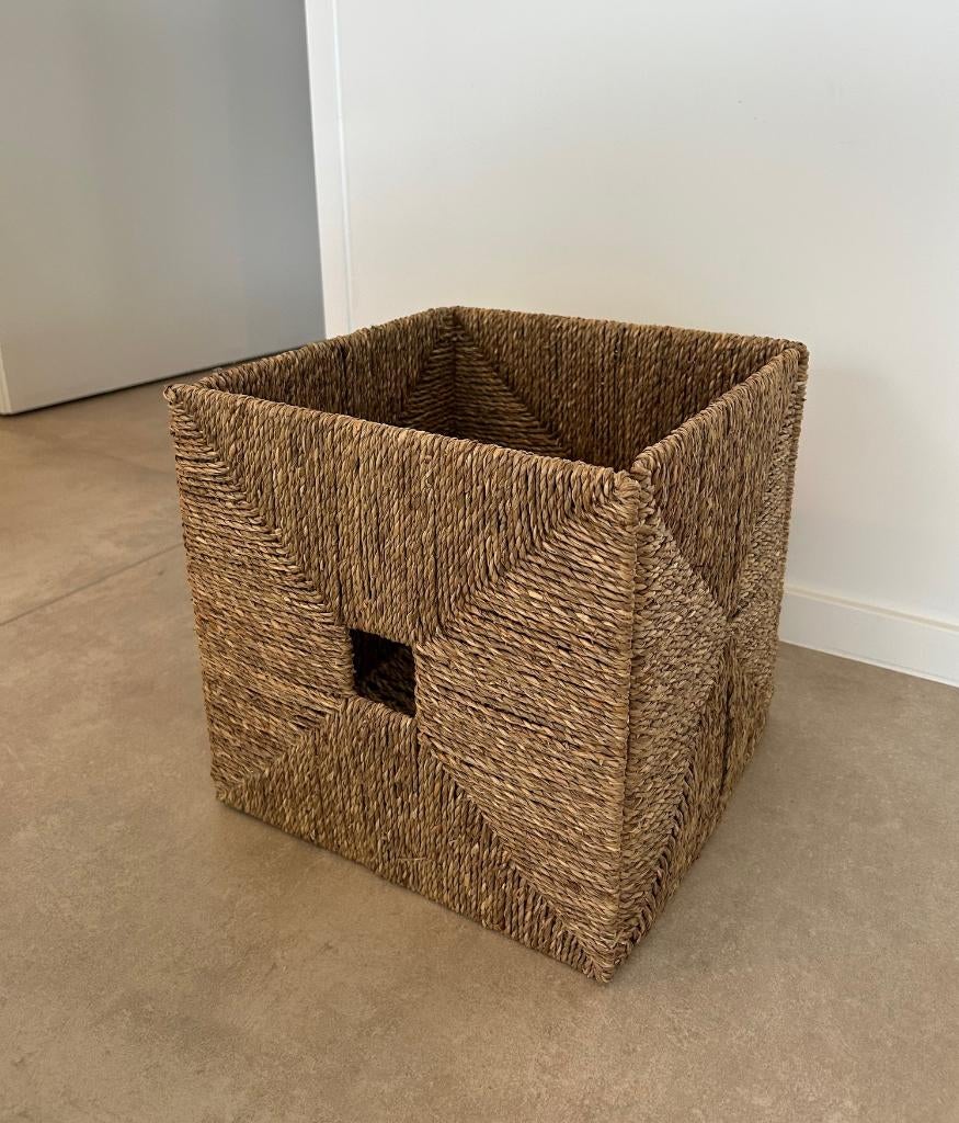 Ikea Knipsa zeegras mand - zeer goede staat, Huis en Inrichting, Woonaccessoires | Schalen en Manden, Ophalen, Zo goed als nieuw