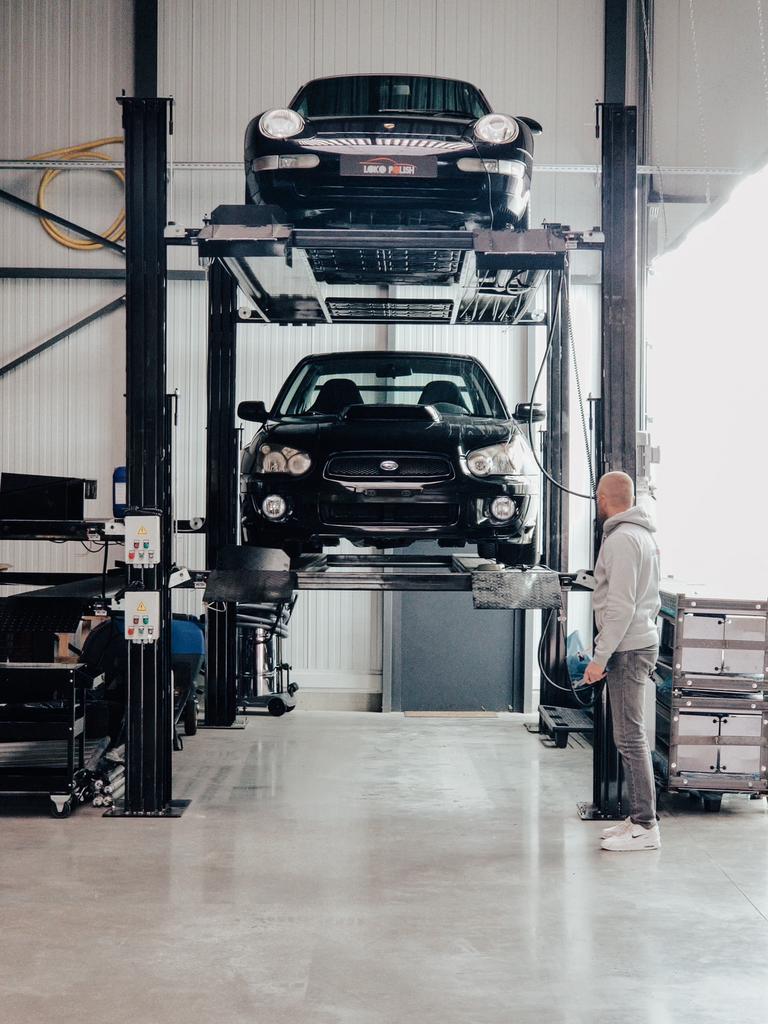 Parkeerlift voor 3 voertuigen, Particulier, Te koop