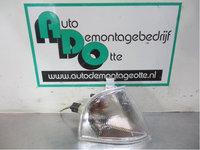 Feu clignotant droit d'un Skoda Octavia (Octavia 97-), Autos : Pièces & Accessoires, Éclairage, Skoda, Utilisé, Enlèvement ou Envoi