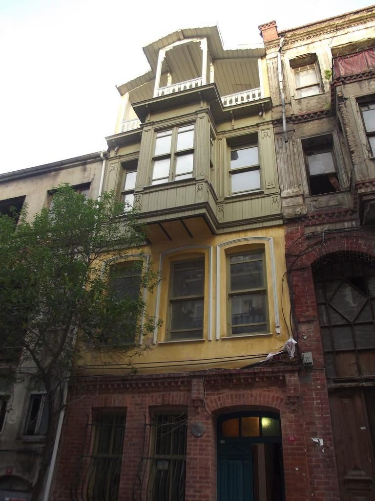 Un bâtiment historique au cœur d'Istanbul, Immo, Maison 2 façades, Fatih.balat mahallesi ayan caddesi no 24 
Fatih/İstanbul, Ventes sans courtier