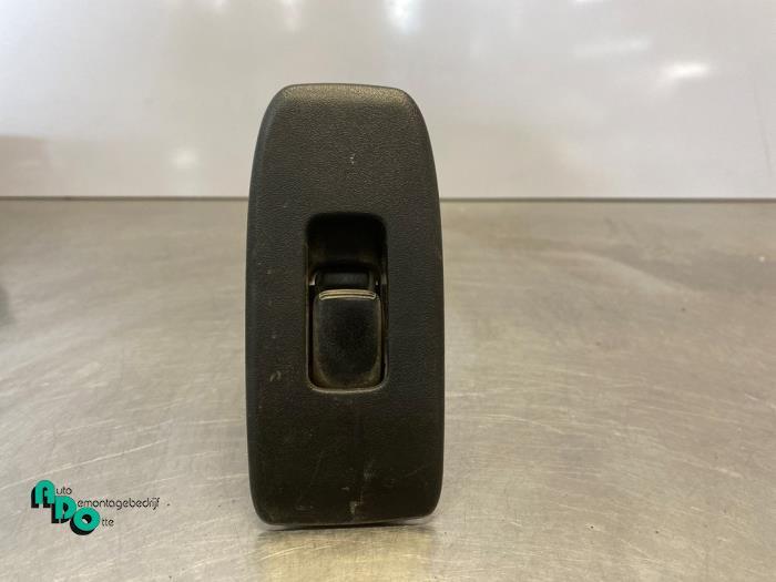 Commutateur vitre électrique d'un Mitsubishi Pajero (Pajero, -, 3 mois de garantie, Utilisé, Mitsubishi