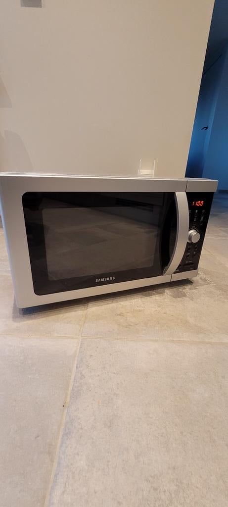 Combi microgolfoven met oven en grill functie, Elektronische apparatuur, Microgolfovens, Ophalen, Grill, Microgolfoven