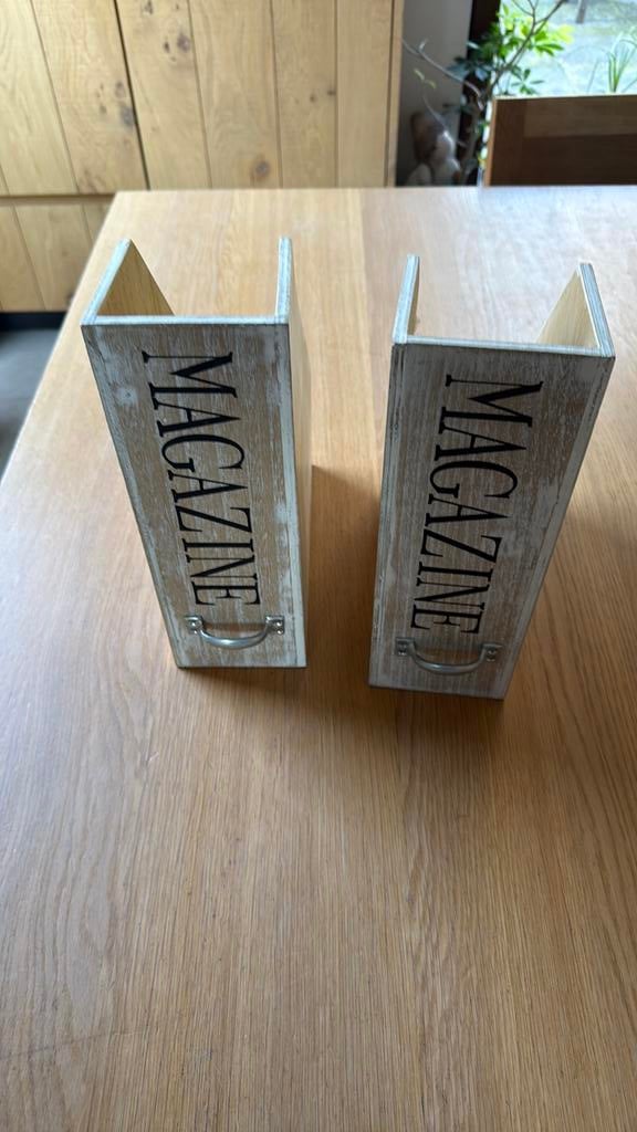 2 magazine houders - hout, Ophalen, Zo goed als nieuw