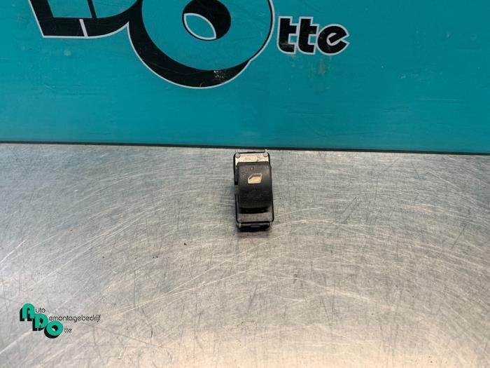 Commutateur vitre électrique d'un Peugeot 207 (207 06-), -, 3 mois de garantie, Utilisé, -