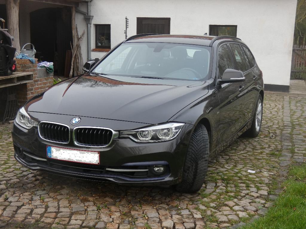 BMW touring 320i, Autos, Achat, Boîte manuelle, Noir, 5 portes