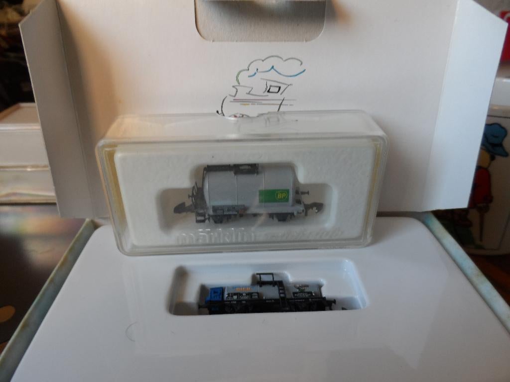 MARKLIN Mini club Z - TWEE auto's, waarvan ÉÉN in een doos., Hobby en Vrije tijd, Gelijkstroom of Wisselstroom, Wagon, Ophalen of Verzenden