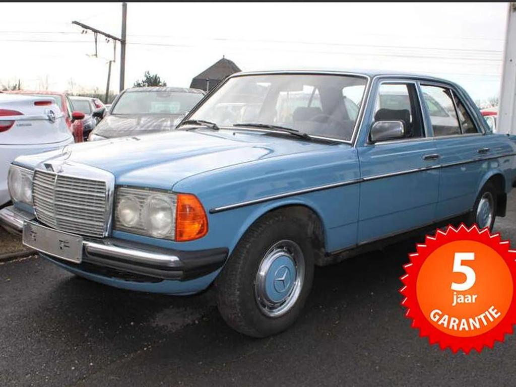 Mercedes-Benz 200-serie 200 NIEUWSTAAT BOVEN EN ONDER!, Auto's, Oldtimers, Automaat, Zwart, Blauw, Mercedes-Benz