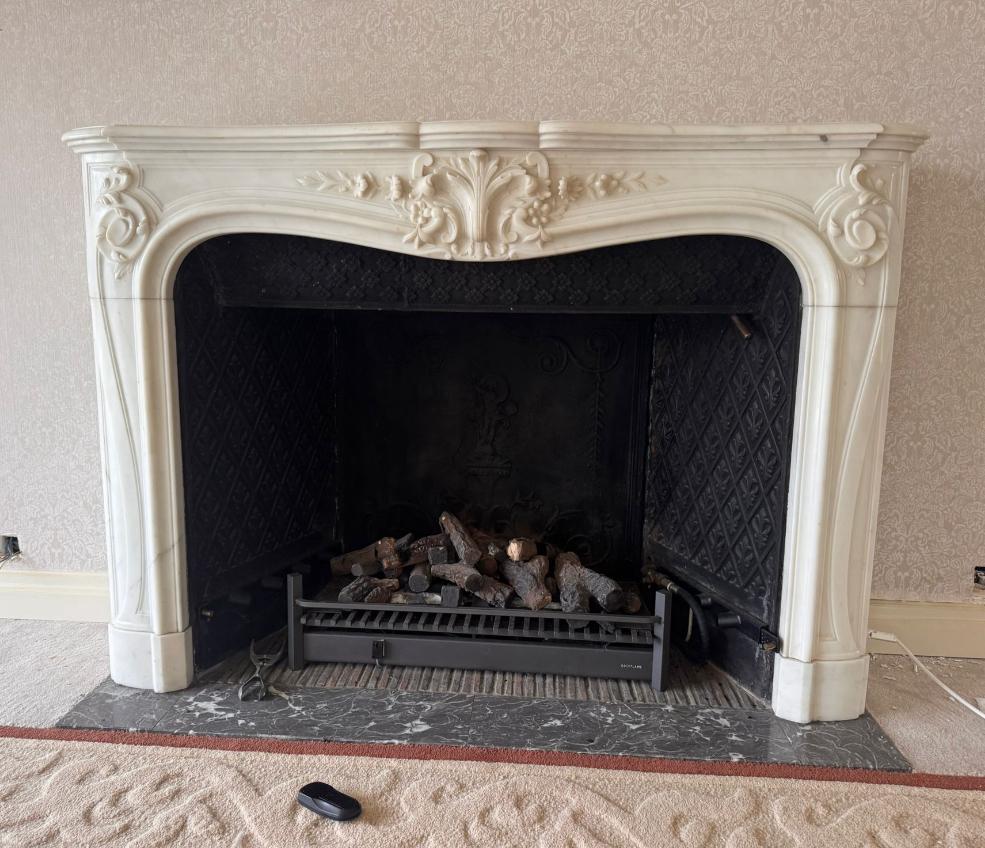 Ik ben op zoek naar een oude marmeren schouw hoge prijs., Enlèvement, Comme neuf