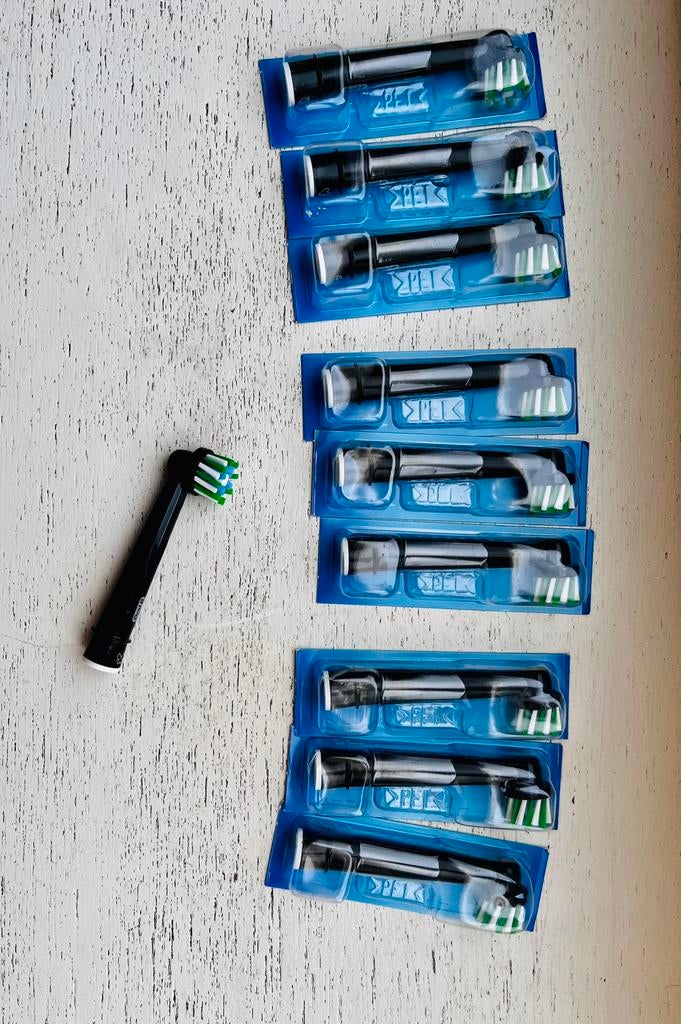 ORAL -B cross action zwart borstel, Bijoux, Sacs & Beauté, Beauté | Soins de la bouche, Enlèvement, Neuf, Tête de brosse