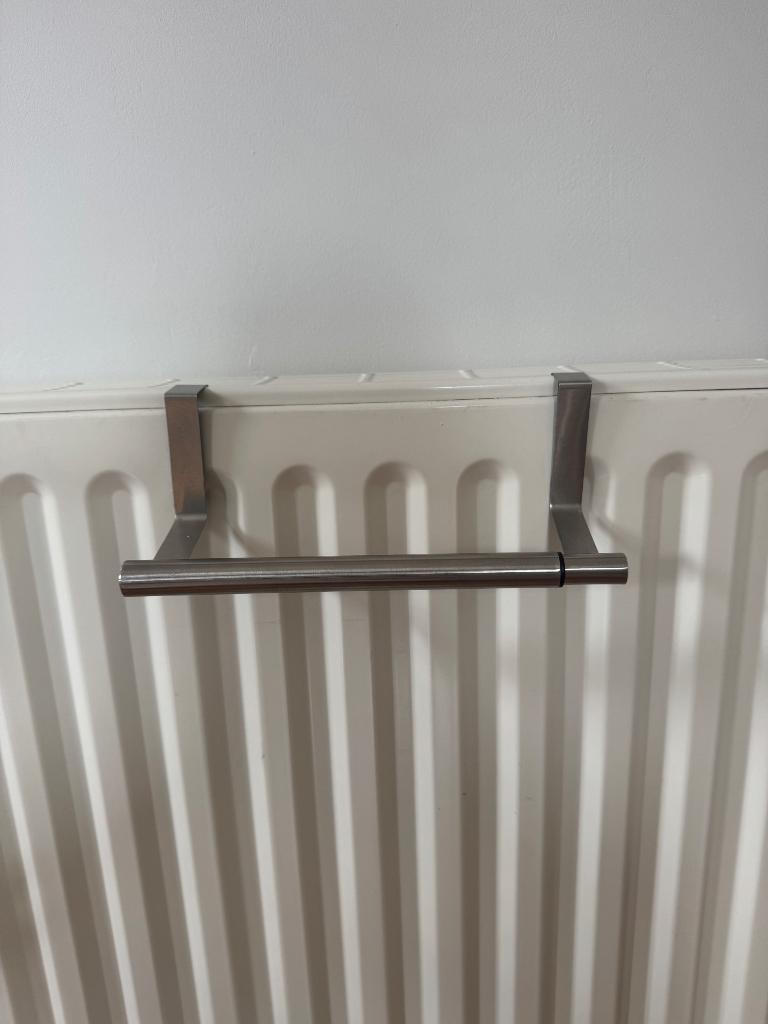 Uitschuifbaar handdoekrek, Ophalen, Zo goed als nieuw