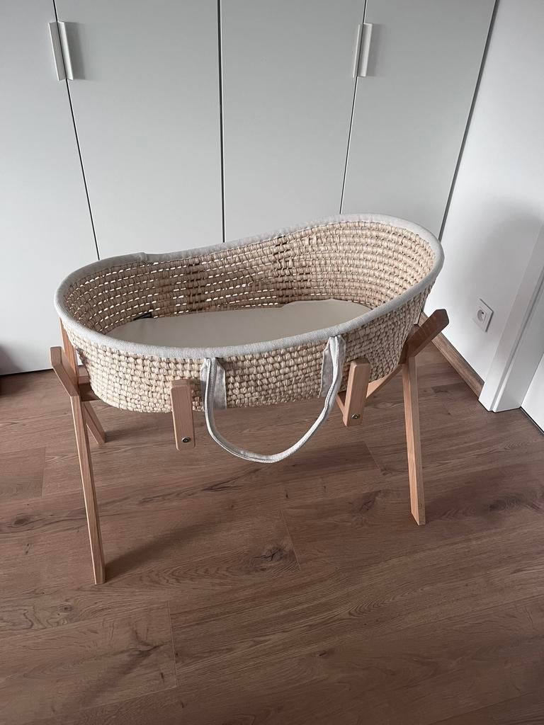 Neuf ! Couffin en osier Chilhome + support en bois, Enfants & Bébés, Enlèvement