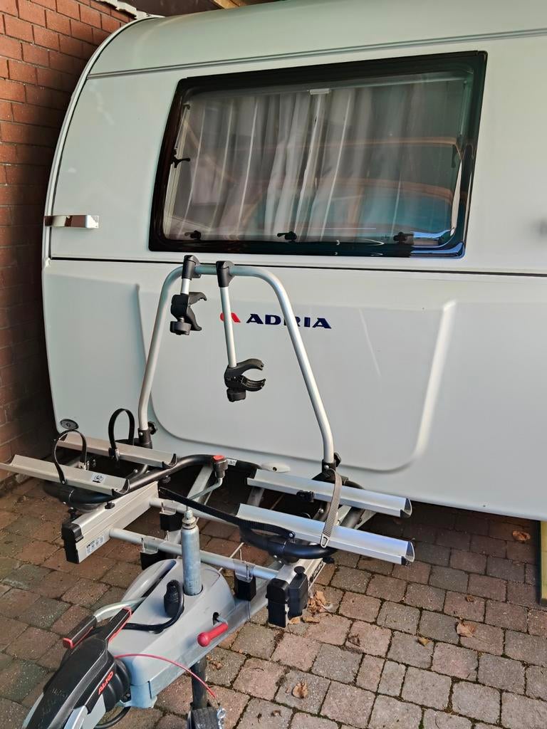 Caravan Adria Aviva 563pt 2023 met stapelbed, Caravans en Kamperen, Stapelbed, Airco, Particulier, Adria