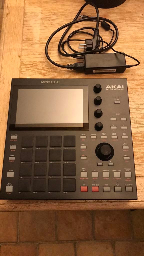 Akai MPC One, Muziek en Instrumenten, Samplers, Ophalen, Gebruikt