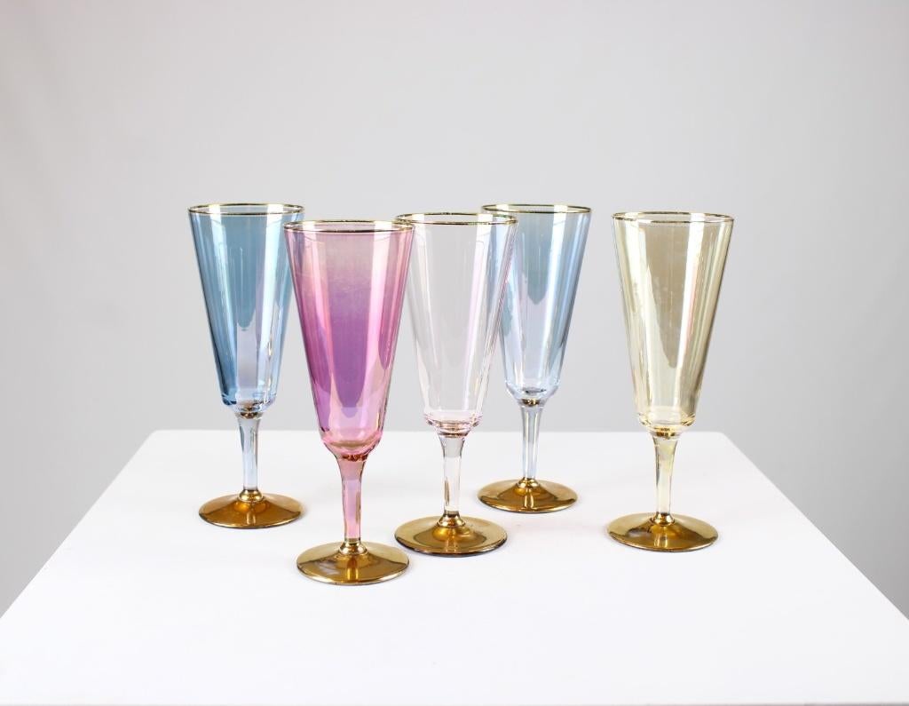 5 gekleurde glazen met gouden voet, Ophalen of Verzenden