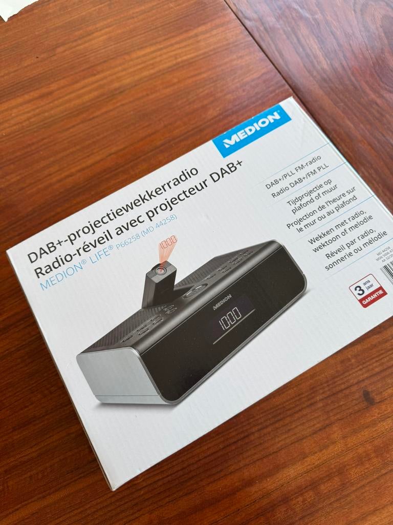 Wekkerradio - projectie op de muur NIEUW!, Elektronische apparatuur, Wekkers, Ophalen, Nieuw